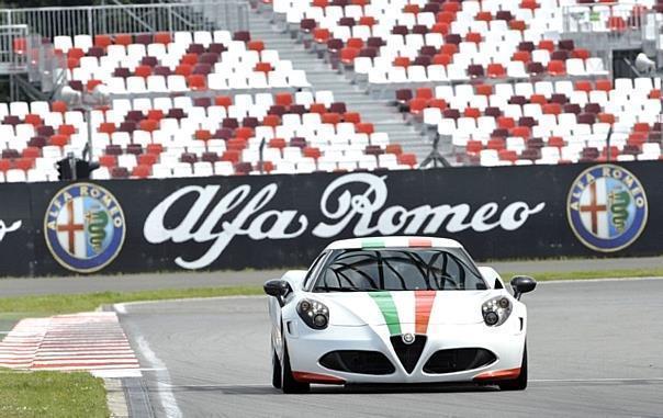 Alfa Romeo 4C auf der Rennstrecke in Moskau. Foto: Alfa Romeo/Auto-Reporter.NET